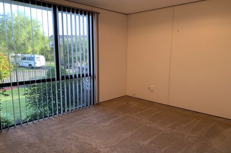 Photo of property in 10 Robert Grove, Paraparaumu, 5032