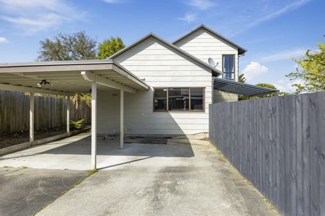 Photo of property in 2/9 Weka Road, Waipahihi, Taupo, 3330
