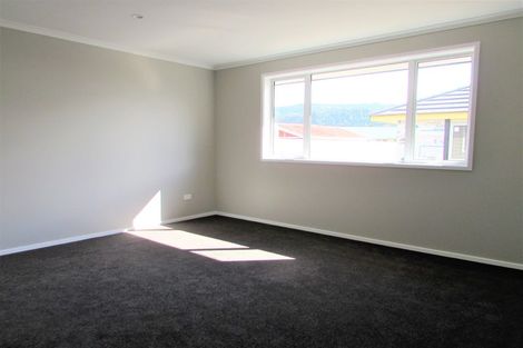 Photo of property in 17 Poulson Grove, Trentham, Upper Hutt, 5018