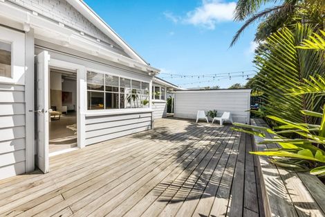 Photo of property in 8 Cadman Avenue, Waterview, Auckland, 1026