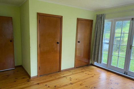Photo of property in 49 Davidson Crescent, Tawa, Wellington, 5028