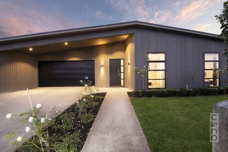 Photo of property in 28 Pohutukawa Parade, Riverhead, 0820