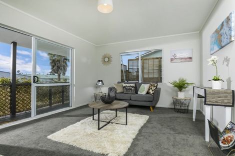Photo of property in 2/284 Rangatira Road, Beach Haven, Auckland, 0626
