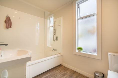 Photo of property in 5 Hargest Crescent, Saint Kilda, Dunedin, 9012