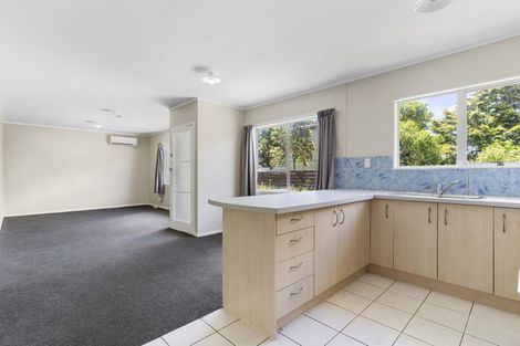 Photo of property in 2/52 Te Kanawa Crescent, Henderson, Auckland, 0610