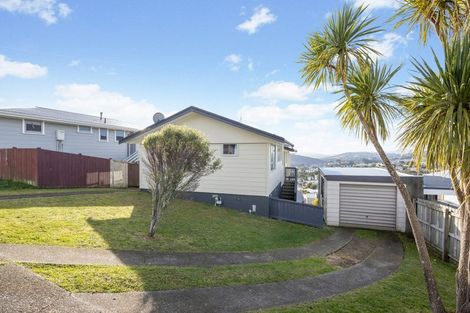 Photo of property in 63 Ruskin Road, Newlands, Wellington, 6037