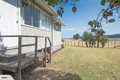 Photo of property in 64 Maunsell Road, Port Waikato, Tuakau, 2695