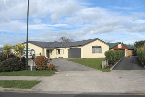 Photo of property in 16 Cranbrook Place, Rototuna North, Hamilton, 3210