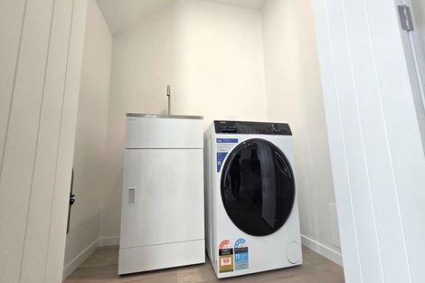 Photo of property in 354 Fergusson Drive, Heretaunga, Upper Hutt, 5018