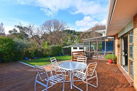 Photo of property in 1 Tapestry Grove, Silverstream, Upper Hutt, 5019