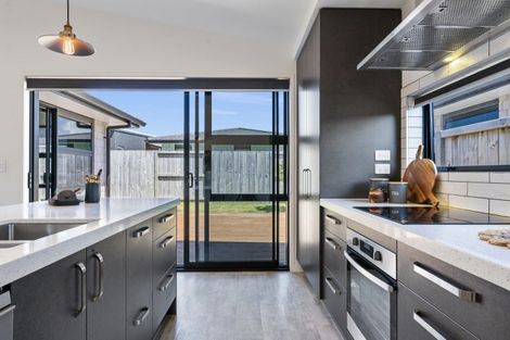 Photo of property in 45 Taioma Close, Papamoa, 3118