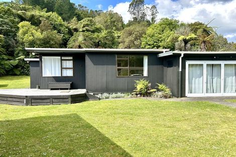 Photo of property in 22 Tombleson Road, Lake Rotoma, Rotorua, 3074