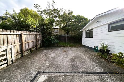 Photo of property in 1/537 Glenfield Road, Glenfield, Auckland, 0629