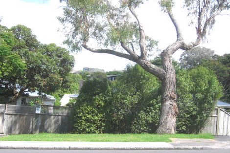 Photo of property in 1/84 Lake Road, Northcote, Auckland, 0627