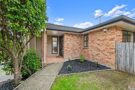 Photo of property in 92 George Deane Place, Greenhithe, Auckland, 0632