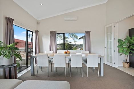 Photo of property in 66a Bradbury Road, Botany Downs, Auckland, 2010