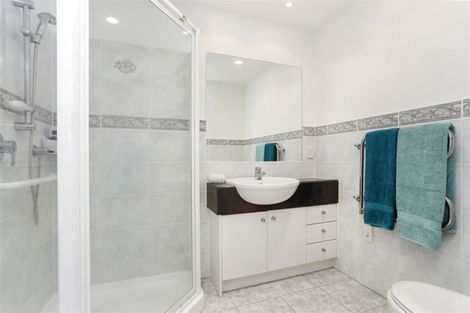 Photo of property in 3d/5 The Promenade, Takapuna, Auckland, 0622