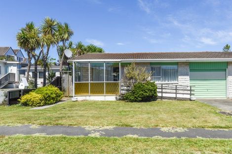 Photo of property in 1/3 Louisson Avenue, Stoke, Nelson, 7011