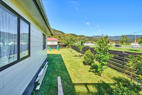 Photo of property in 2 Wellington Road, Wainuiomata, Lower Hutt, 5014