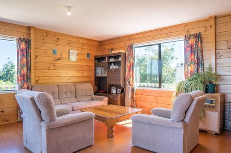 Photo of property in 811 Te Whiti Road, Te Whiti, Masterton, 5884