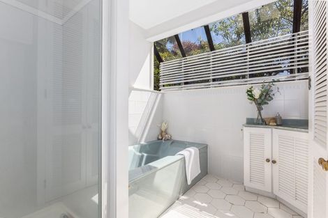 Photo of property in 31 Wadestown Road, Wadestown, Wellington, 6012