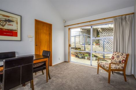 Photo of property in 37 Kahu Road, Paremata, Porirua, 5024