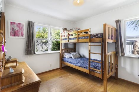 Photo of property in 2/40 Killarney Avenue, Torbay, Auckland, 0630