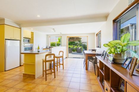 Photo of property in 15 Spriggs Crescent, Greenmeadows, Napier, 4112