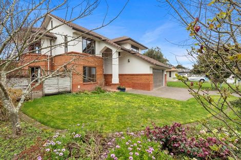 Photo of property in 35 Nielsen Gardens, Rototuna, Hamilton, 3210