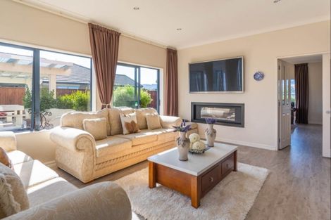 Photo of property in 11 Trusham Court, Paraparaumu, 5032