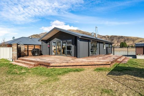 Photo of property in 9 Cirrus Place, Omarama, 9412