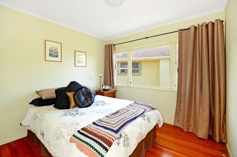 Photo of property in 1/556 East Coast Road, Windsor Park, Auckland, 0630
