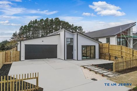 Photo of property in 30 Paihere Street, Huapai, Kumeu, 0810