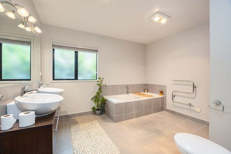 Photo of property in 192 Schnapper Rock Road, Schnapper Rock, Auckland, 0632