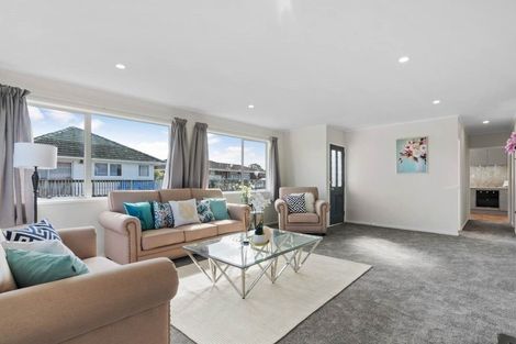 Photo of property in 1/48 Trimdon Street, Randwick Park, Auckland, 2105