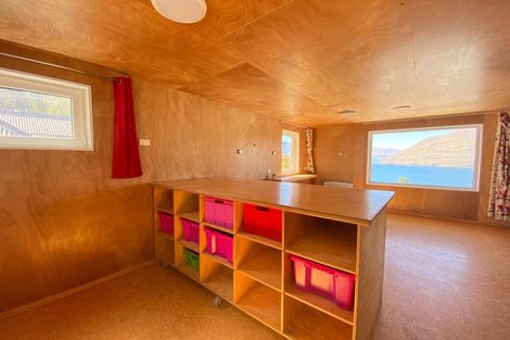 Photo of property in 9 Cameron Place, Fernhill, Queenstown, 9300