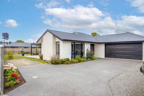 Photo of property in 14 Grey View Grove, Rangiora, 7400