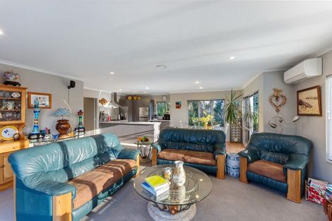 Photo of property in 5 Byron Brown Place, Otaki Beach, Otaki, 5512