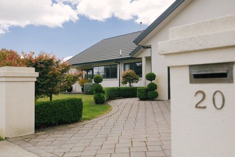 Photo of property in 20 Abby Road, Fitzherbert, Palmerston North, 4410