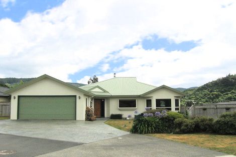 Photo of property in 24 Carlow Grove, Birchville, Upper Hutt, 5018