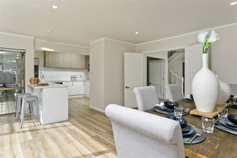 Photo of property in 6 Ravenstone Place, Chatswood, Auckland, 0626