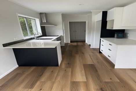 Photo of property in 16 Terra Nova Street, Glen Eden, Auckland, 0602