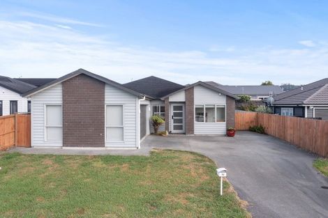 Photo of property in 12 Huarahi Pai Road, Huapai, Kumeu, 0810