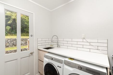 Photo of property in 18 Greyfriars Crescent, Tawa, Wellington, 5028