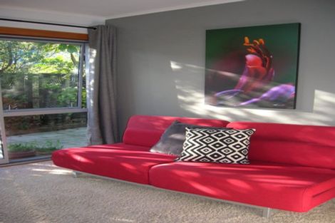 Photo of property in 5 Kaitawa Road, York Bay, Lower Hutt, 5013