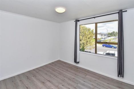 Photo of property in 10 Massine Place, Randwick Park, Auckland, 2105