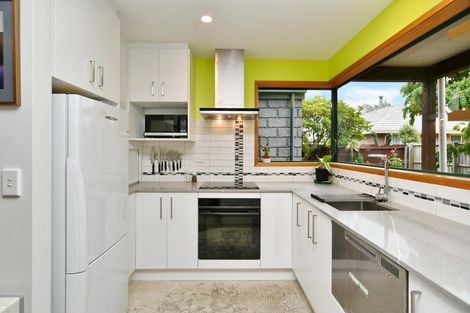 Photo of property in 1/5 Winters Road, Redwood, Christchurch, 8051