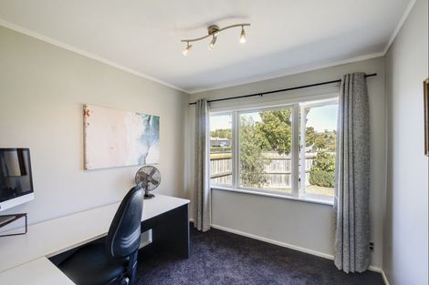 Photo of property in 43 Neeve Road, Taradale, Napier, 4112