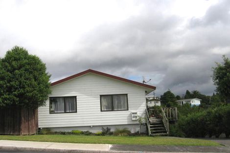 Photo of property in 32 Sungrove Rise, Sunnyvale, Auckland, 0612
