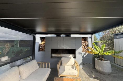 Photo of property in 9 Cooke Farm Grove, Waiwhakaiho, New Plymouth, 4312